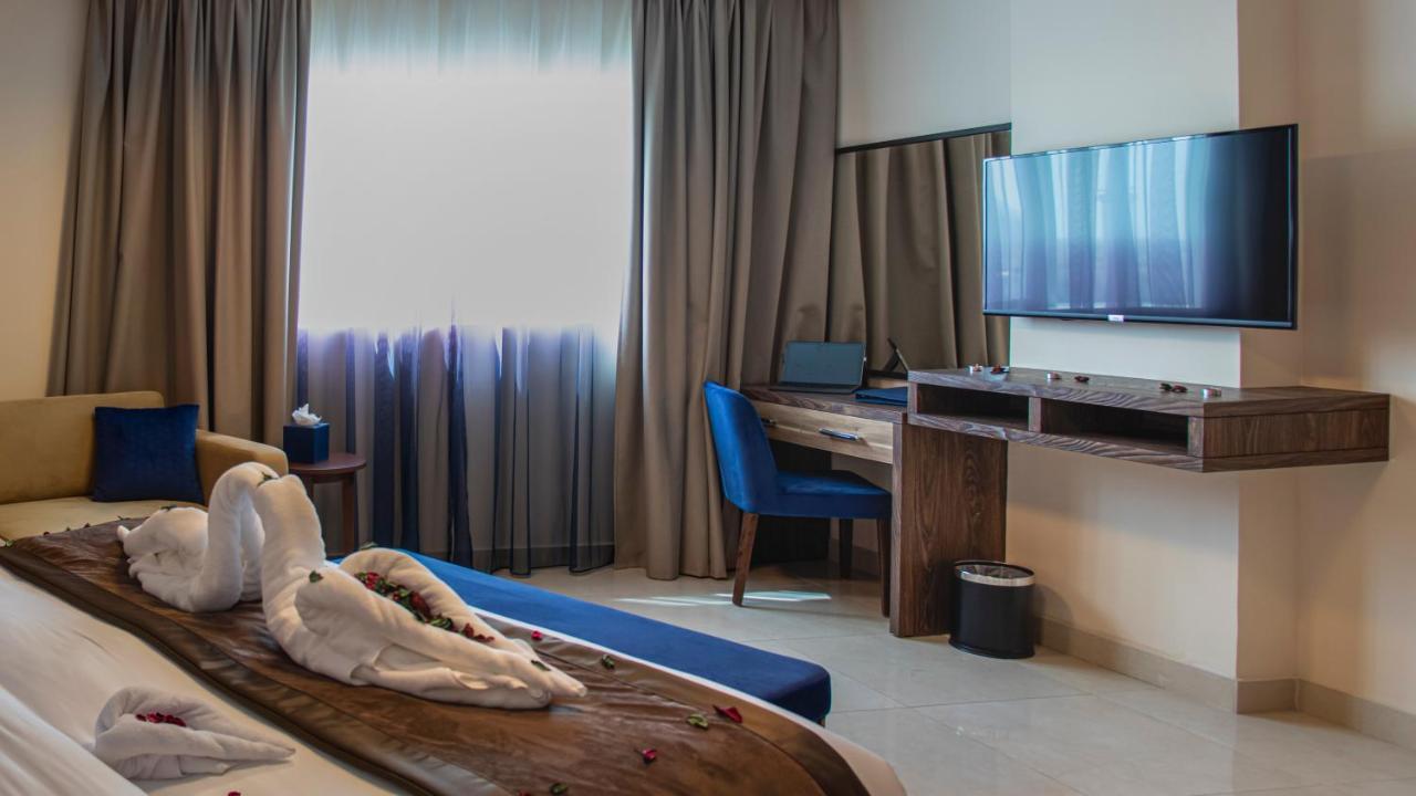 Viola Hotel Apartments ชาร์จาห์ ภายนอก รูปภาพ