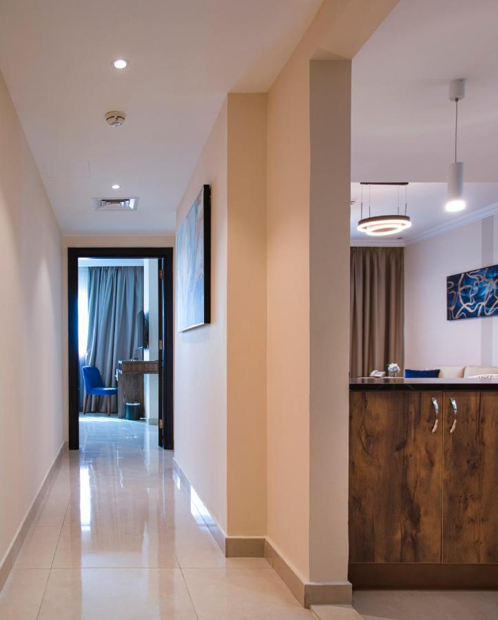 Viola Hotel Apartments ชาร์จาห์ ภายนอก รูปภาพ