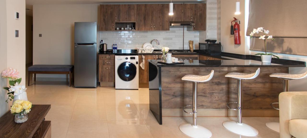 Viola Hotel Apartments ชาร์จาห์ ภายนอก รูปภาพ