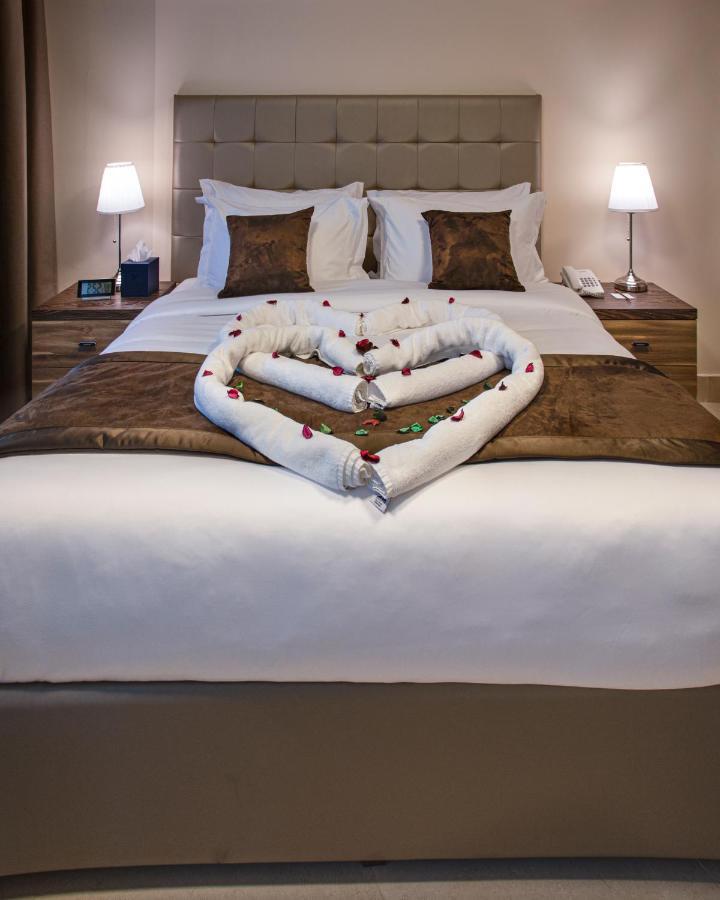 Viola Hotel Apartments ชาร์จาห์ ภายนอก รูปภาพ